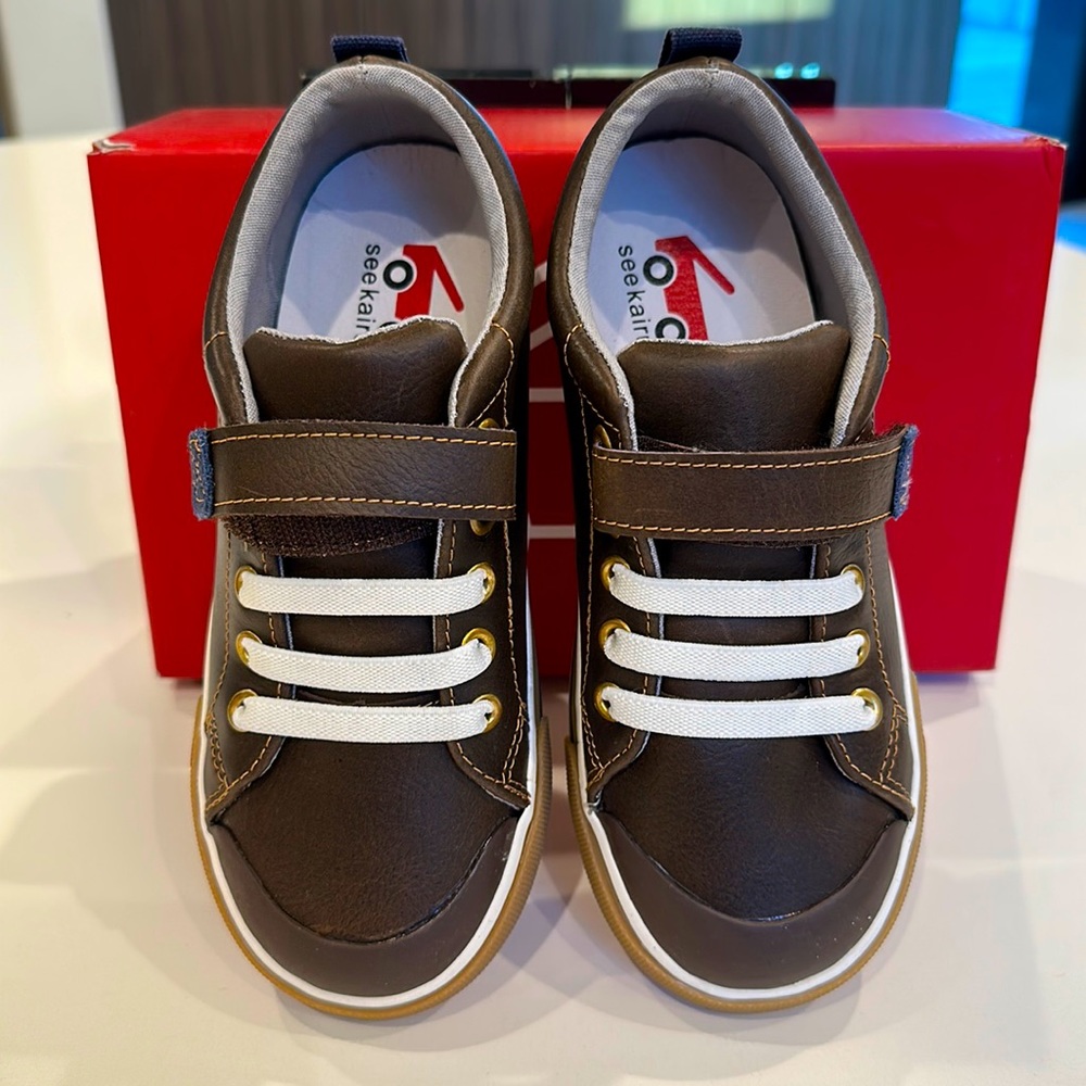 NEW in box See Kai Run leather sneaker
